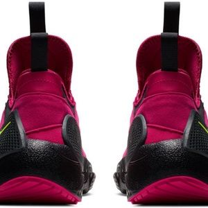 Nike Shoes - MEN'S NIKE HUARACHE E.D.G.E. size 11 Nike Shoes - MEN'S NIKE HUARACHE E.D.G.E. size 11